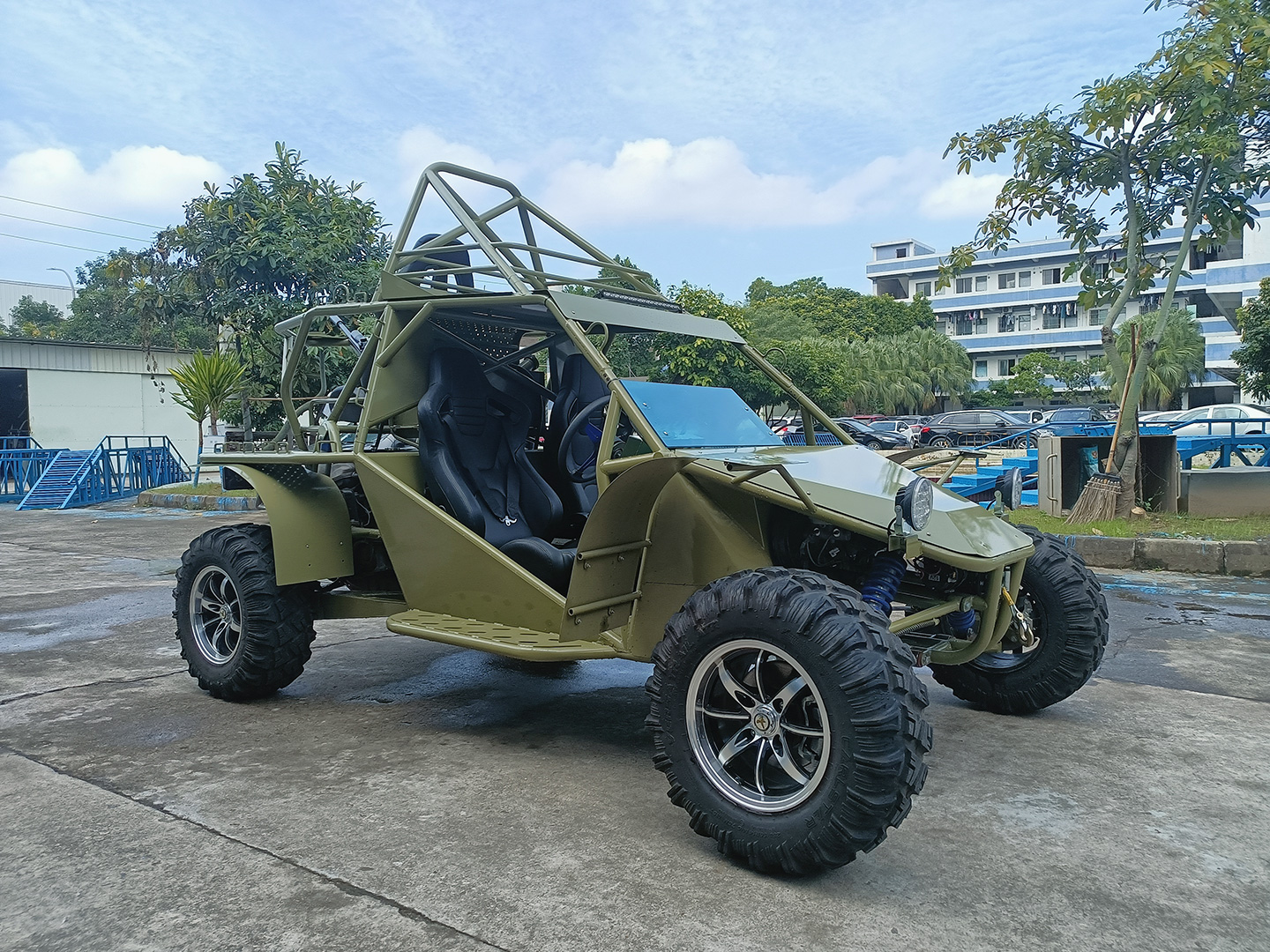 Tubular hunting vehicle